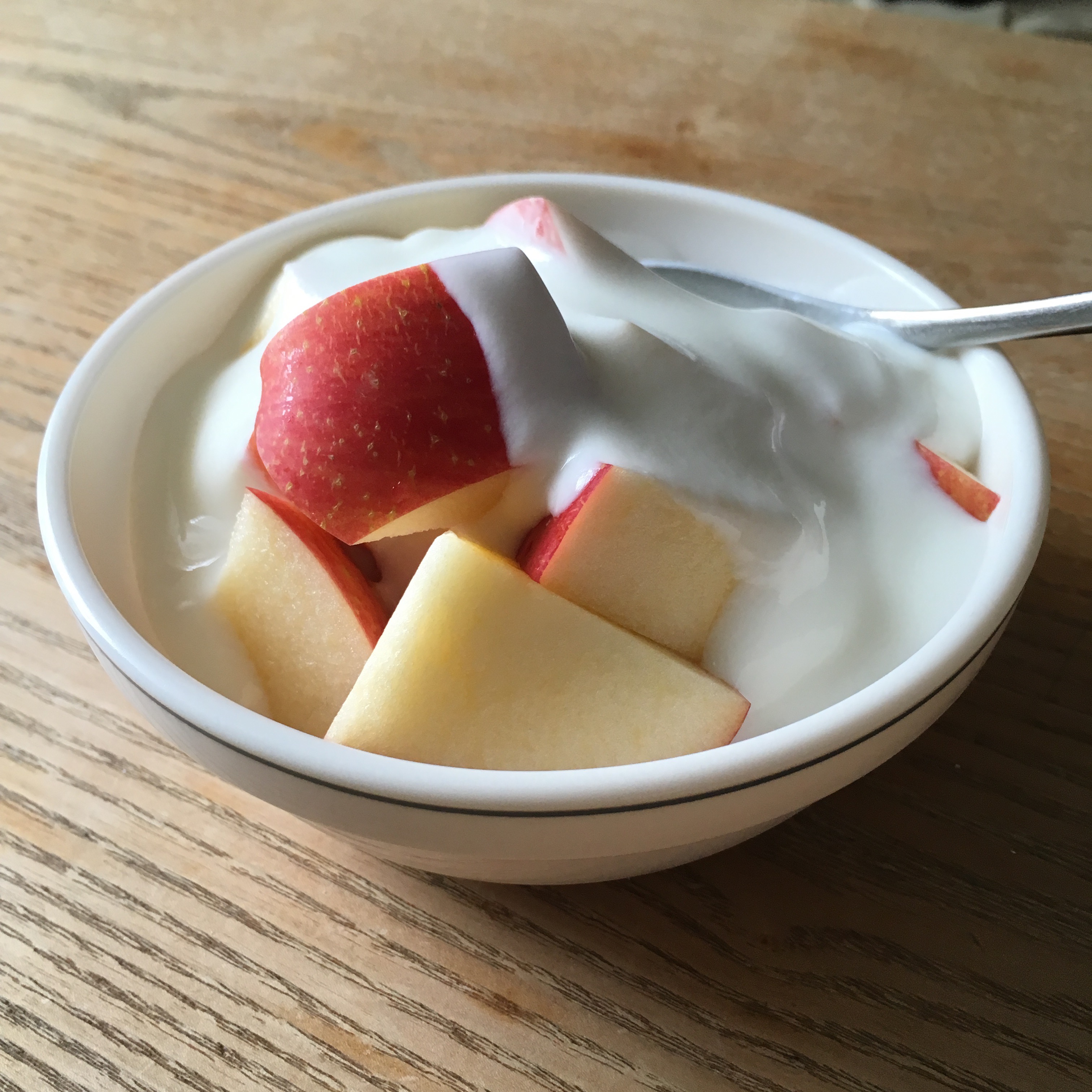 「リンゴヨーグルト」で朝のお腹を整える！