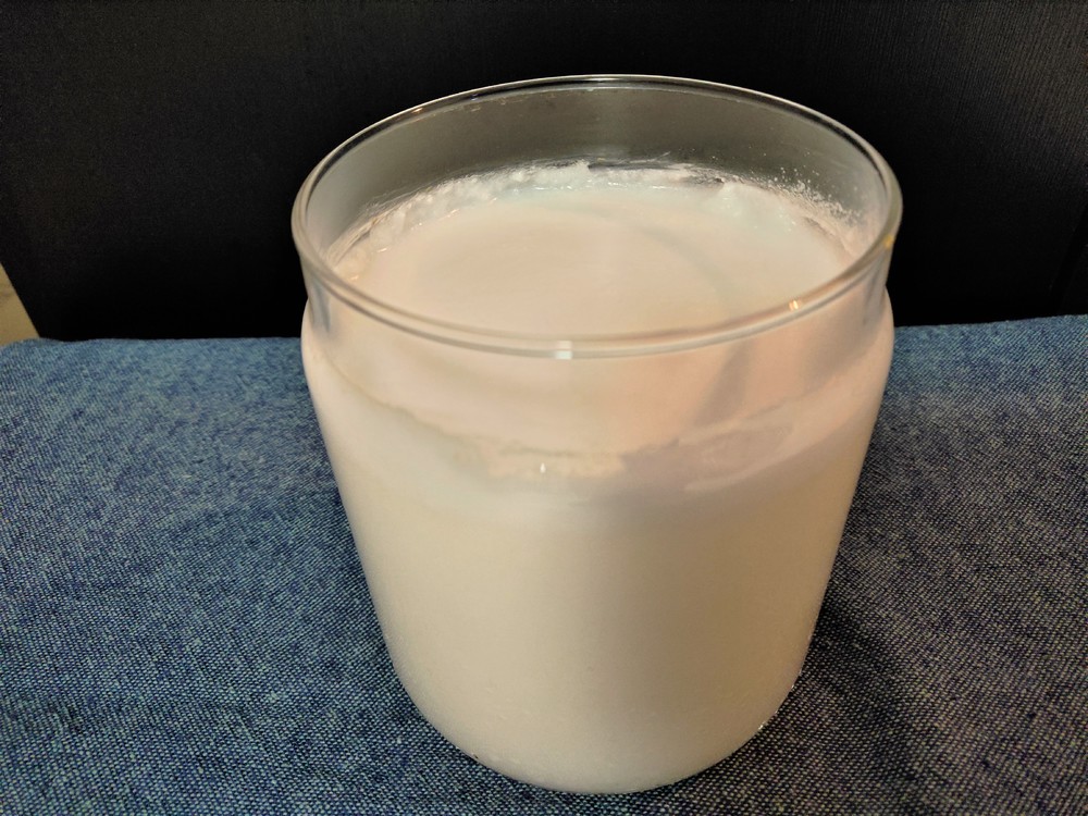 ココナッツの実にストローをさす飲み方に挑戦!ココナッツミルクとオイルも作ってみた