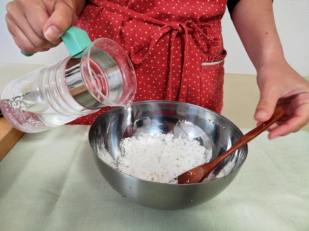 ココナッツの実にストローをさす飲み方に挑戦!ココナッツミルクとオイルも作ってみた