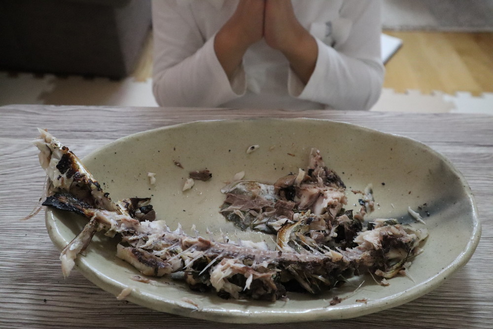 子どもに魚を食べてもらいたい 焼き魚 をキレイに食べる方法とコツを検証 フードメッセンジャー 糸井 朱里 食オタmagazine 食のオタクによる食のオタクのためのマガジン 食オタマガジン