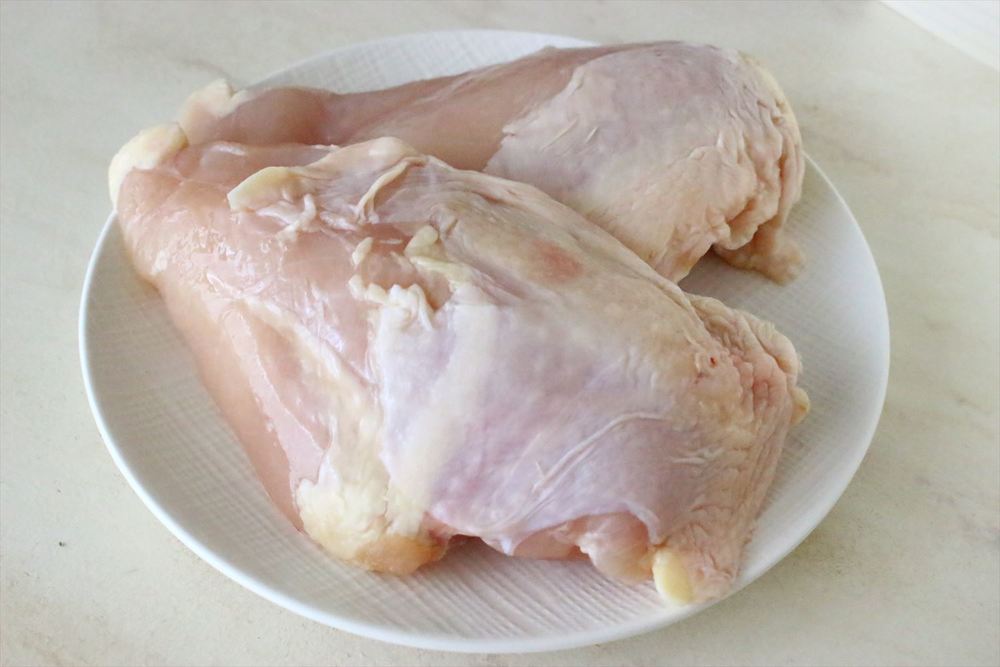 胸 方法 する 鶏 肉 を 柔らかく 料理初心者でも簡単！鶏胸肉（鶏むね肉）をジューシーに柔らかくする方法3選