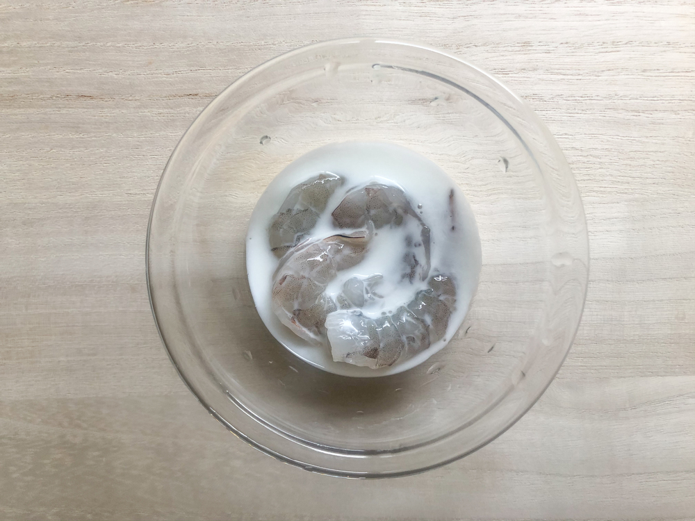 エビの下処理方法を比較 臭み取りには酒 片栗粉 塩どれが効果的 フードメッセンジャー 小林 孝子 食オタmagazine 食のオタクによる食のオタクのためのマガジン 食オタマガジン