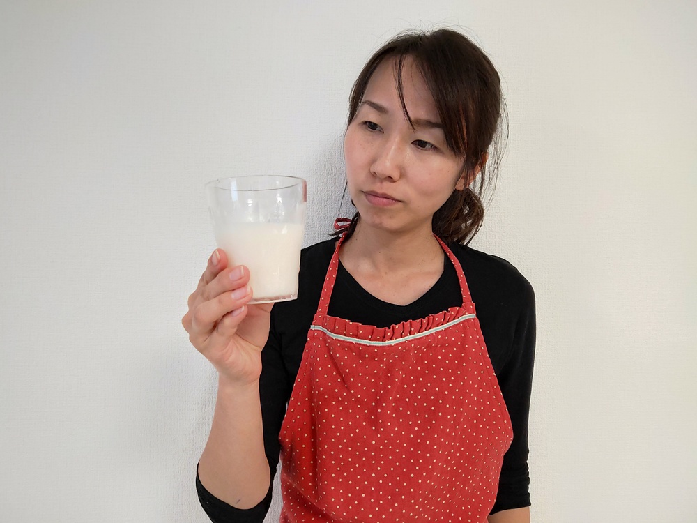 ココナッツの実にストローをさす飲み方に挑戦!ココナッツミルクとオイルも作ってみた