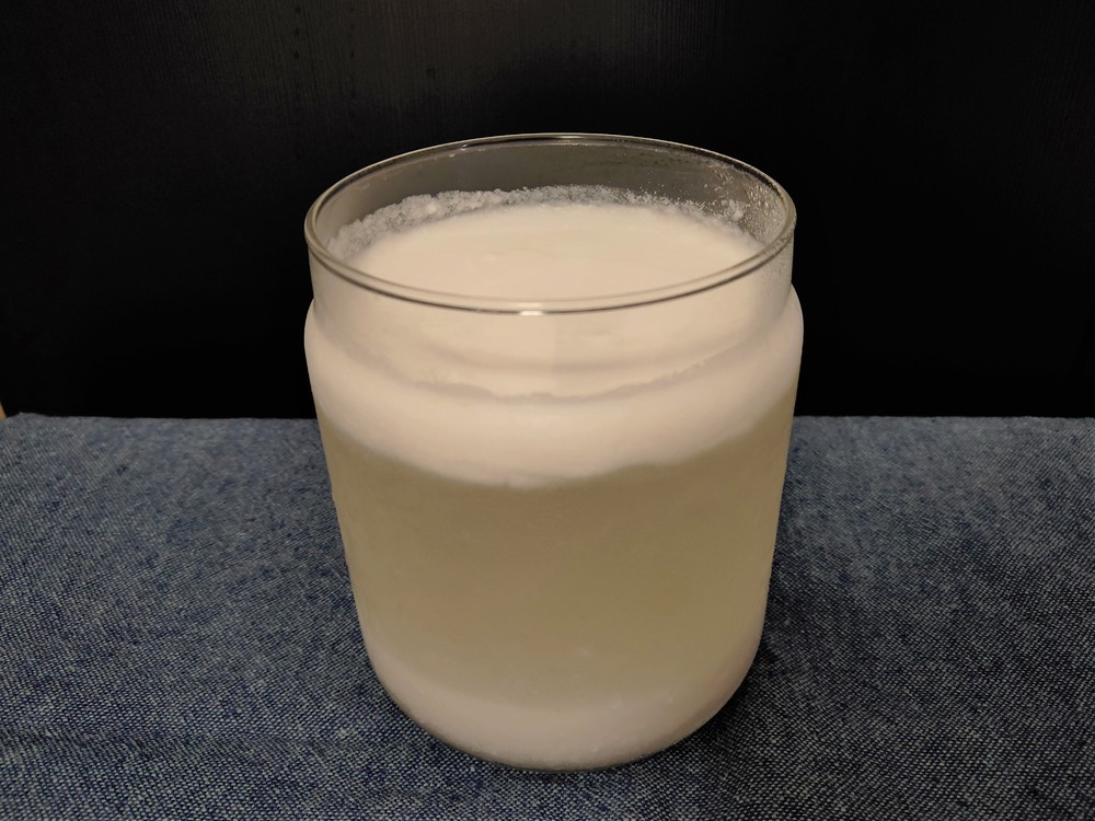 ココナッツの実にストローをさす飲み方に挑戦!ココナッツミルクとオイルも作ってみた
