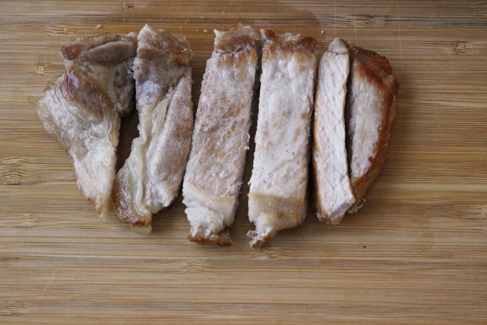 ポークソテーをおいしく焼く方法を研究!フライパンは予熱しない?豚肉は常温?